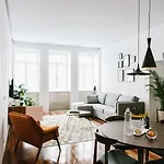 Myo Design House By Lovelystay * Порту